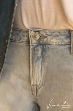 Le Temps des Cerises Short Court Veronika En Jeans Bleu Clair By Veronika Loubry Blue Clearance