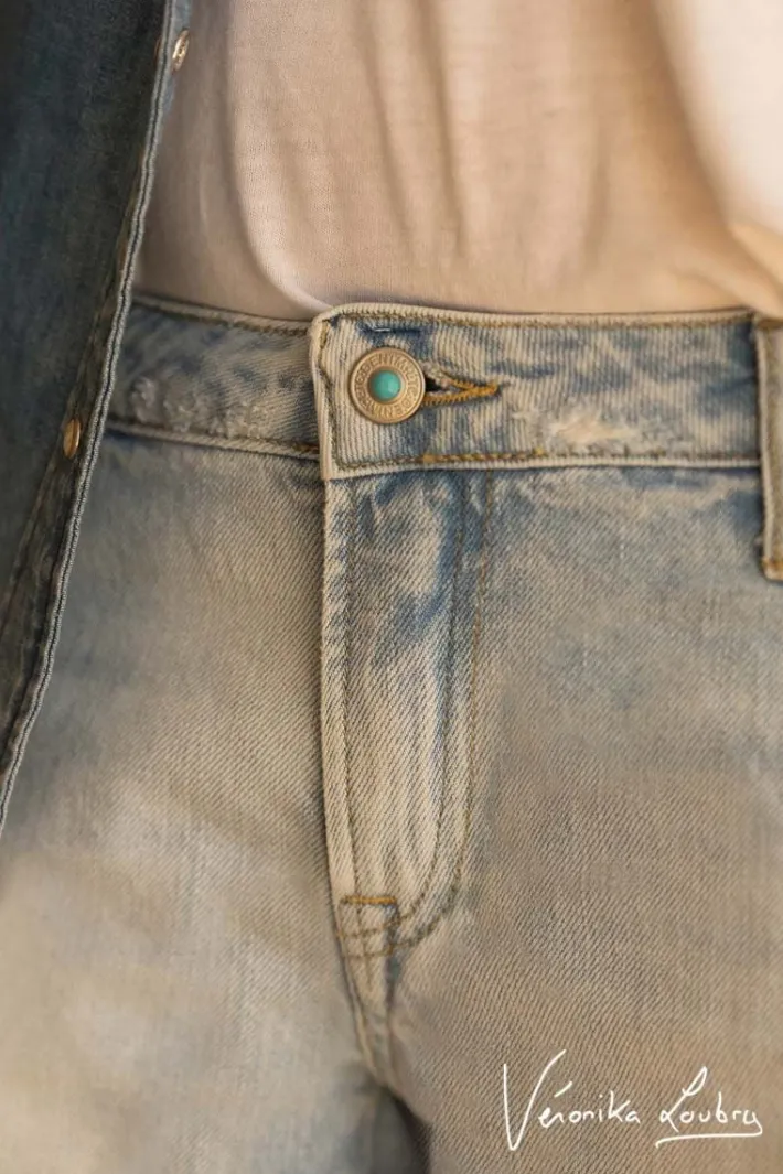 Le Temps des Cerises Short Court Veronika En Jeans Bleu Clair By Veronika Loubry Blue Clearance